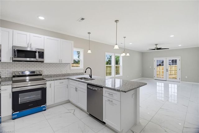 5236 Shattalon Drive, Winston-salem, NC 27106