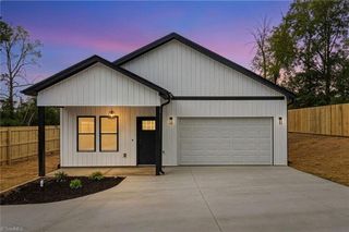 5236 Shattalon Drive, Winston-salem, NC 27106