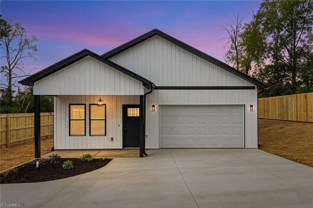 5236 Shattalon Drive, Winston-salem, NC 27106