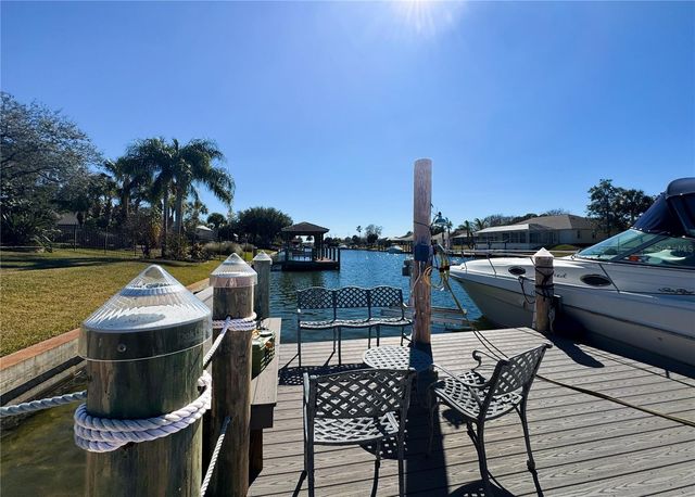 18 OLD OAK DRIVE N, Palm Coast, FL 32137