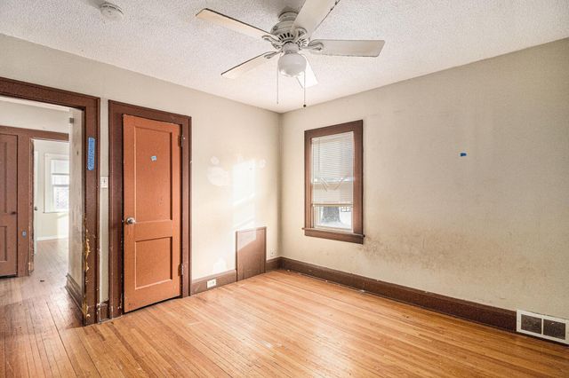 4500 Ewing Avenue N, Robbinsdale, MN 55422