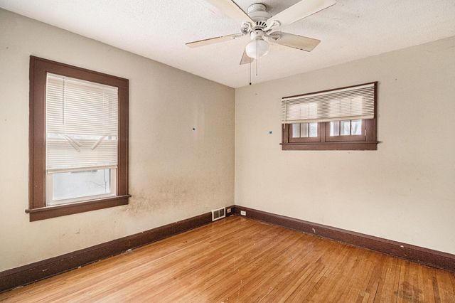 4500 Ewing Avenue N, Robbinsdale, MN 55422