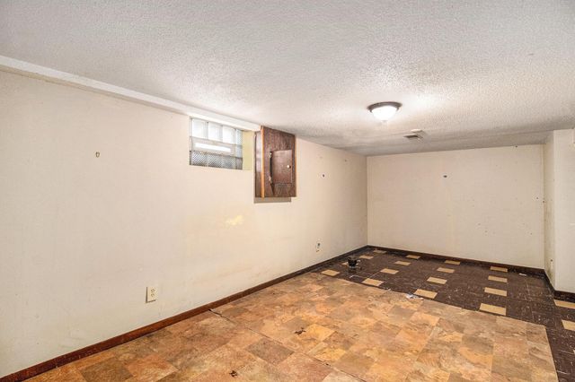 4500 Ewing Avenue N, Robbinsdale, MN 55422