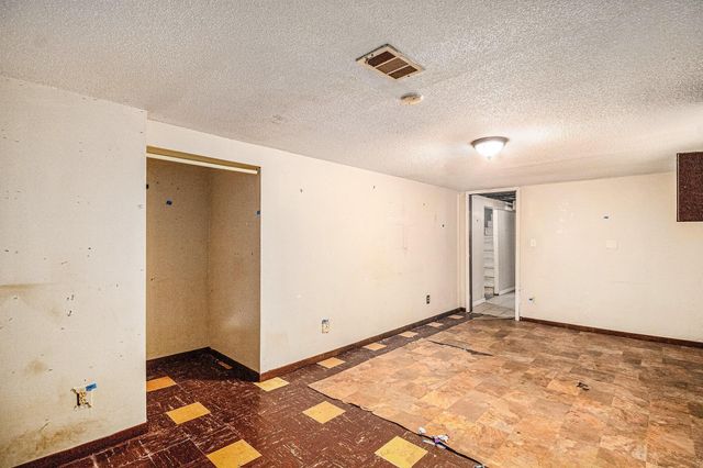 4500 Ewing Avenue N, Robbinsdale, MN 55422