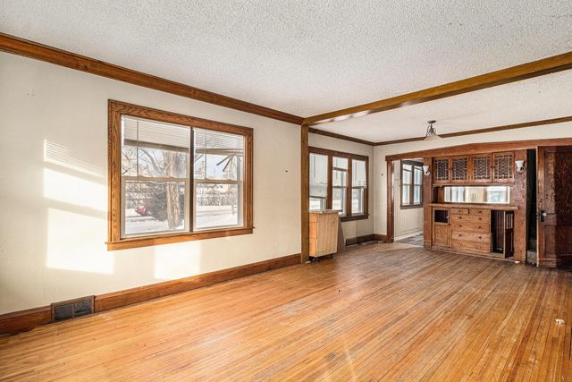 4500 Ewing Avenue N, Robbinsdale, MN 55422