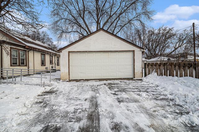 4500 Ewing Avenue N, Robbinsdale, MN 55422