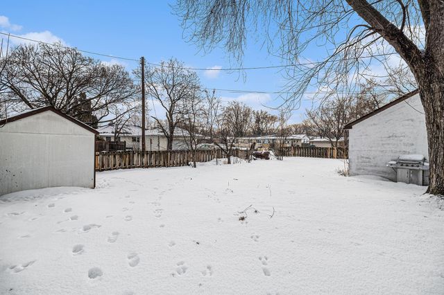 4500 Ewing Avenue N, Robbinsdale, MN 55422