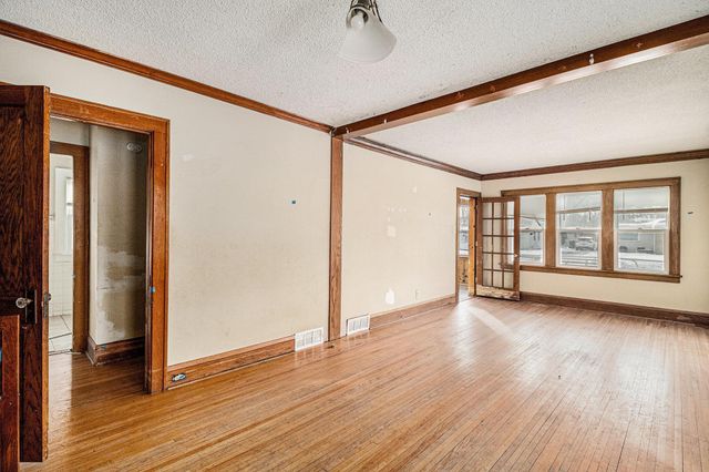 4500 Ewing Avenue N, Robbinsdale, MN 55422