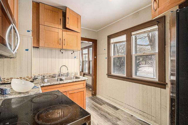 4500 Ewing Avenue N, Robbinsdale, MN 55422