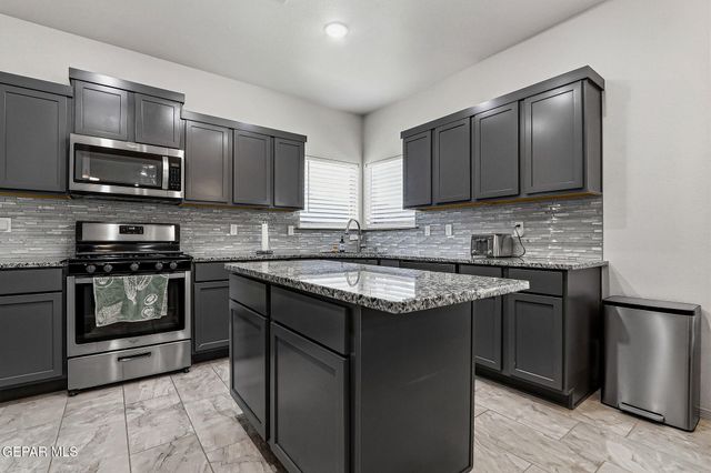 1453 Dominic Anakin Drive, El Paso, TX 79928
