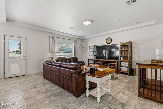 1453 Dominic Anakin Drive, El Paso, TX 79928