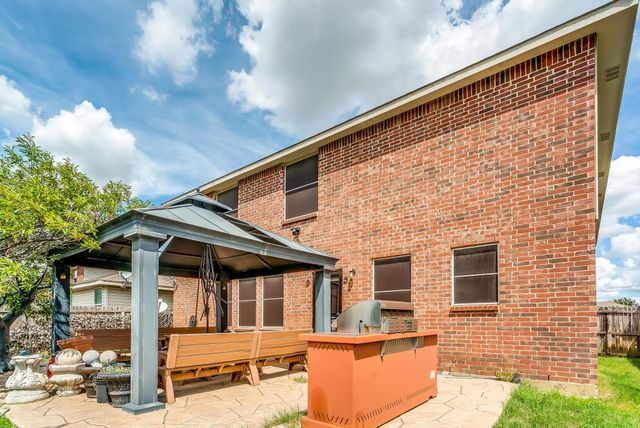 9008 Quarter Horse Lane, Fort Worth, TX 76123