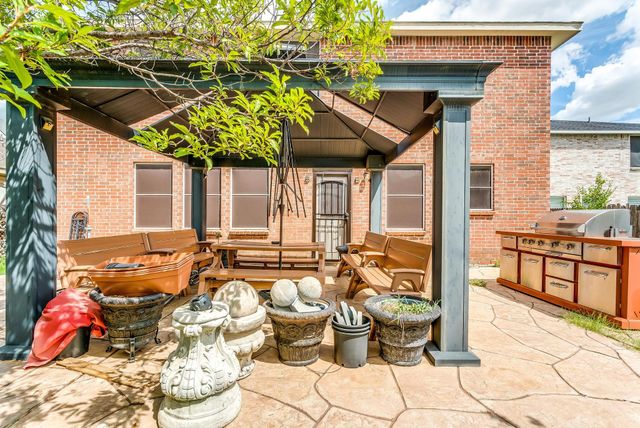 9008 Quarter Horse Lane, Fort Worth, TX 76123