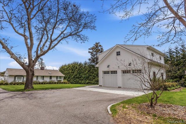 15 Gardners Lane, Hampton Bays, NY 11946