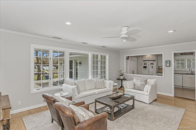 15 Gardners Lane, Hampton Bays, NY 11946