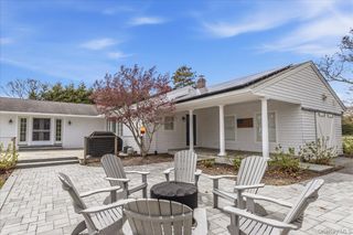 15 Gardners Lane, Hampton Bays, NY 11946