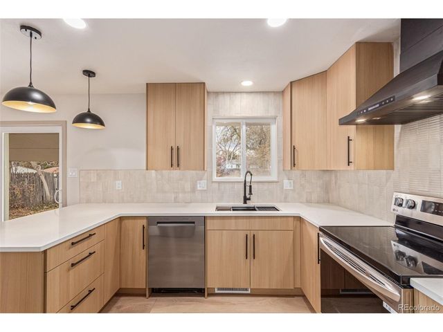 6437 W Arbor Dr, Littleton, CO 80123