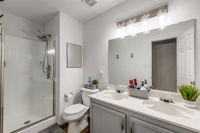 8426 Jacaranda Way, Arlington, TX 76002