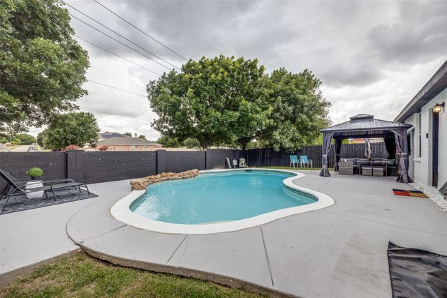 8426 Jacaranda Way, Arlington, TX 76002