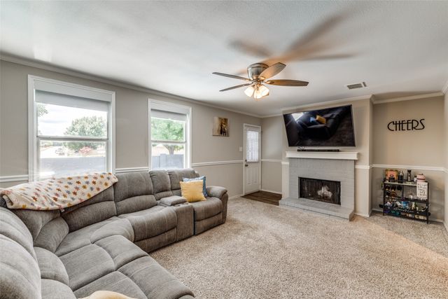 8426 Jacaranda Way, Arlington, TX 76002