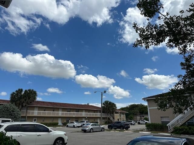 1004 Twin Lakes Drive 1004, Coral Springs, FL 33071