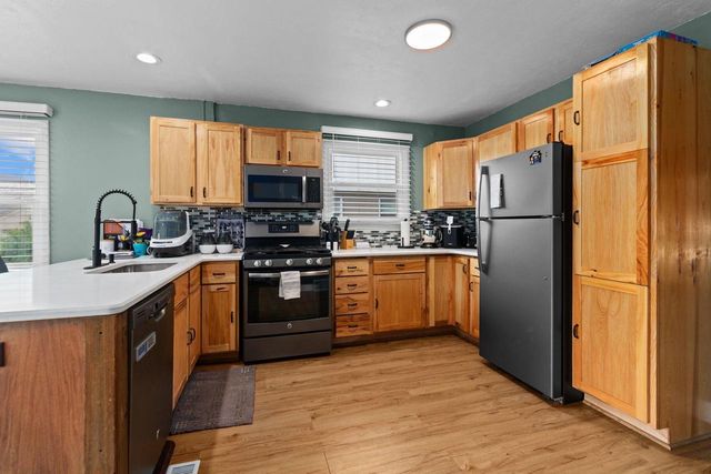 1012 GROVE STREET, Oshkosh, WI 54901