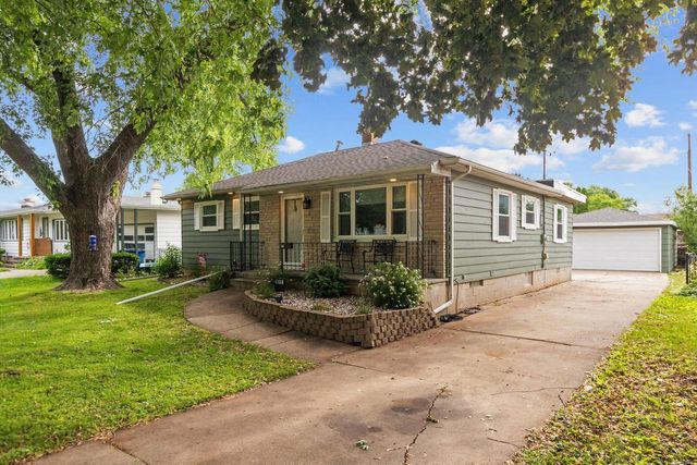 1012 GROVE STREET, Oshkosh, WI 54901