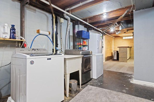1012 GROVE STREET, Oshkosh, WI 54901