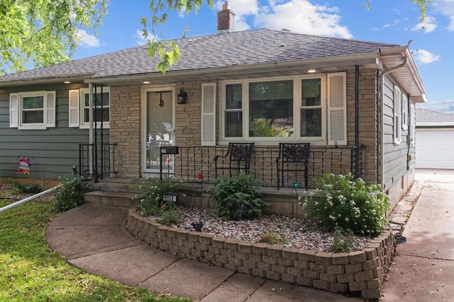 1012 GROVE STREET, Oshkosh, WI 54901