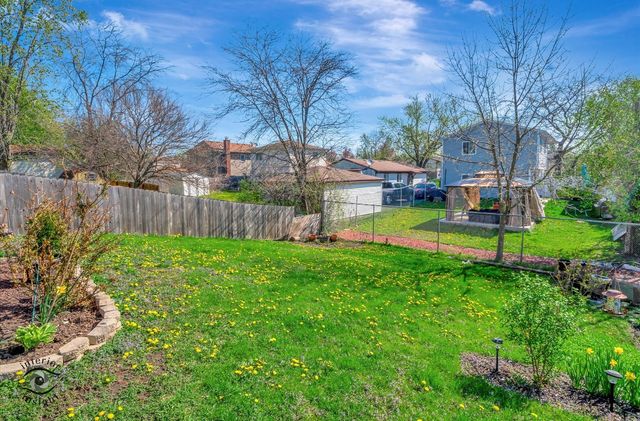 210 Mill Stream Drive, Bolingbrook, IL 60440