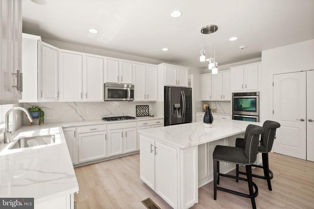 41125 SHEFFIELD FOREST DR, Aldie, VA 20105