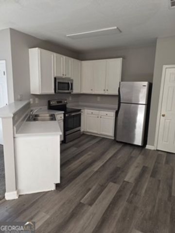 325 Brookview Drive, Riverdale, GA 30274