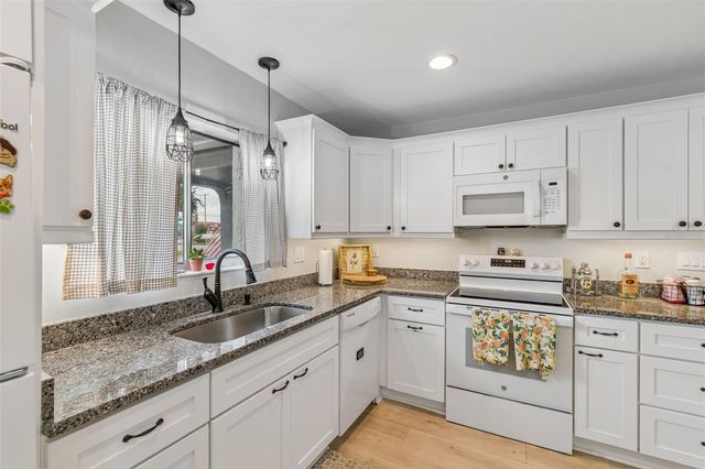 4733 RIDGE POINT DRIVE, Tampa, FL 33624