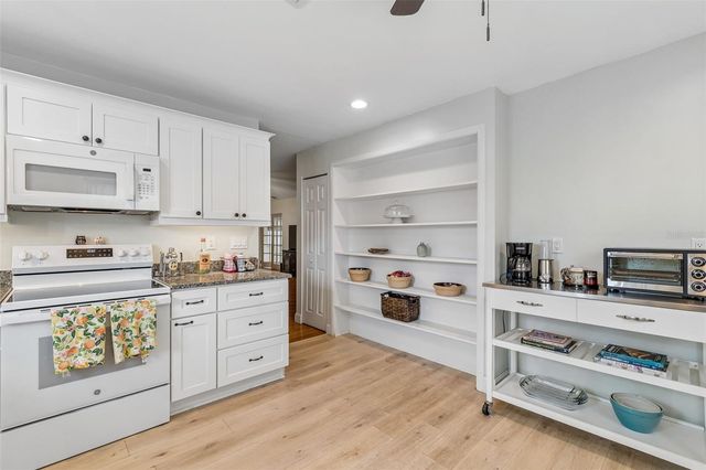 4733 RIDGE POINT DRIVE, Tampa, FL 33624