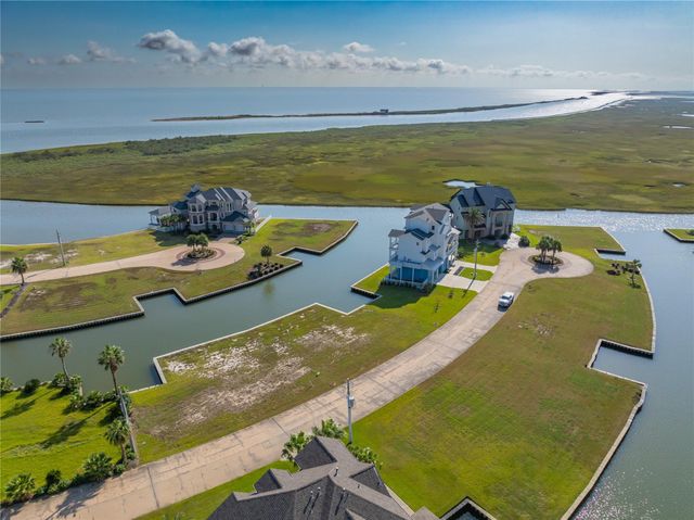 7 Half Moon, Hitchcock, TX 77563