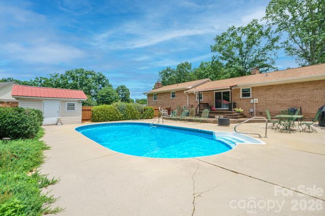 201 Wellington Drive, Lincolnton, NC 28092