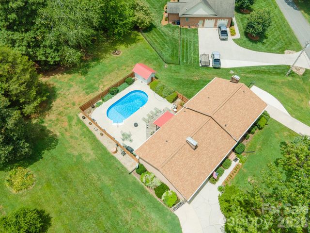 201 Wellington Drive, Lincolnton, NC 28092