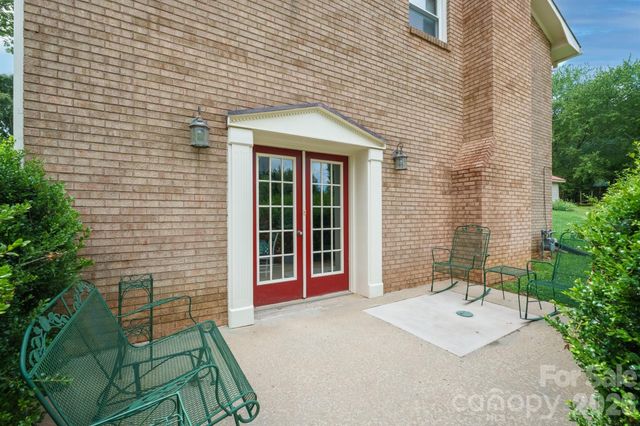 201 Wellington Drive, Lincolnton, NC 28092
