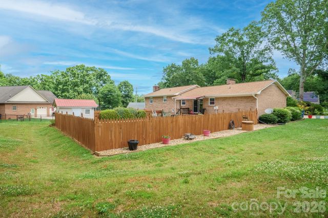 201 Wellington Drive, Lincolnton, NC 28092
