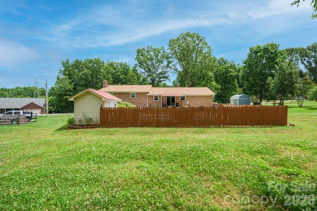 201 Wellington Drive, Lincolnton, NC 28092