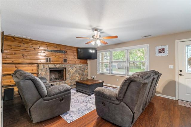 117 N Pine Street, Gardner, KS 66030