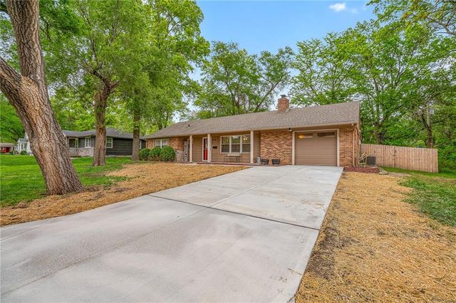 117 N Pine Street, Gardner, KS 66030