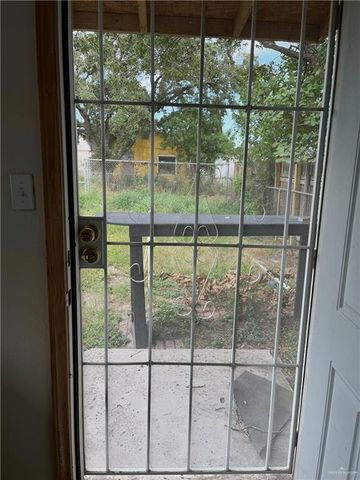 301 N Homero De Leon Street, Edcouch, TX 78538
