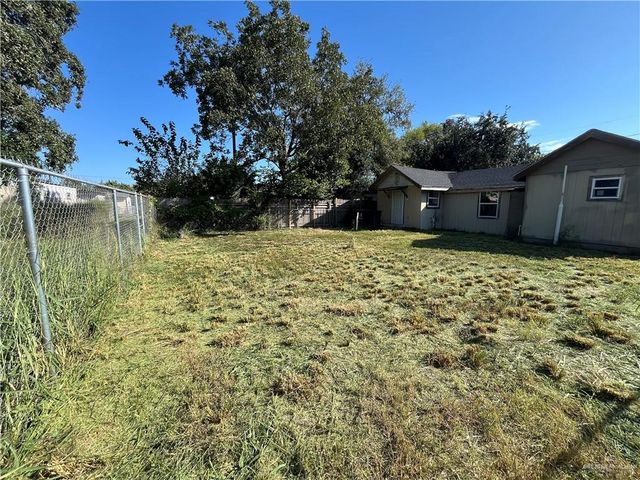 301 N Homero De Leon Street, Edcouch, TX 78538