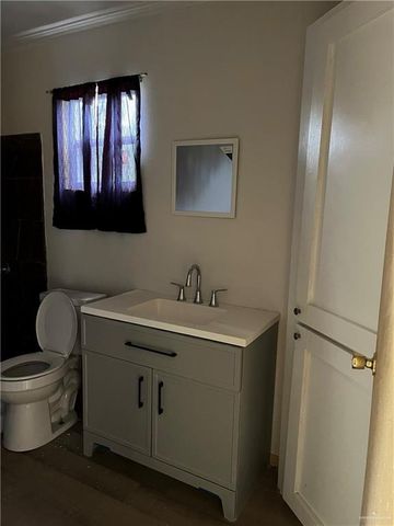 301 N Homero De Leon Street, Edcouch, TX 78538