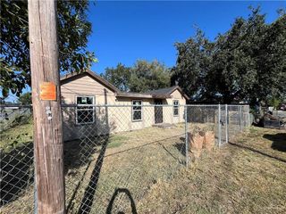 301 N Homero De Leon Street, Edcouch, TX 78538