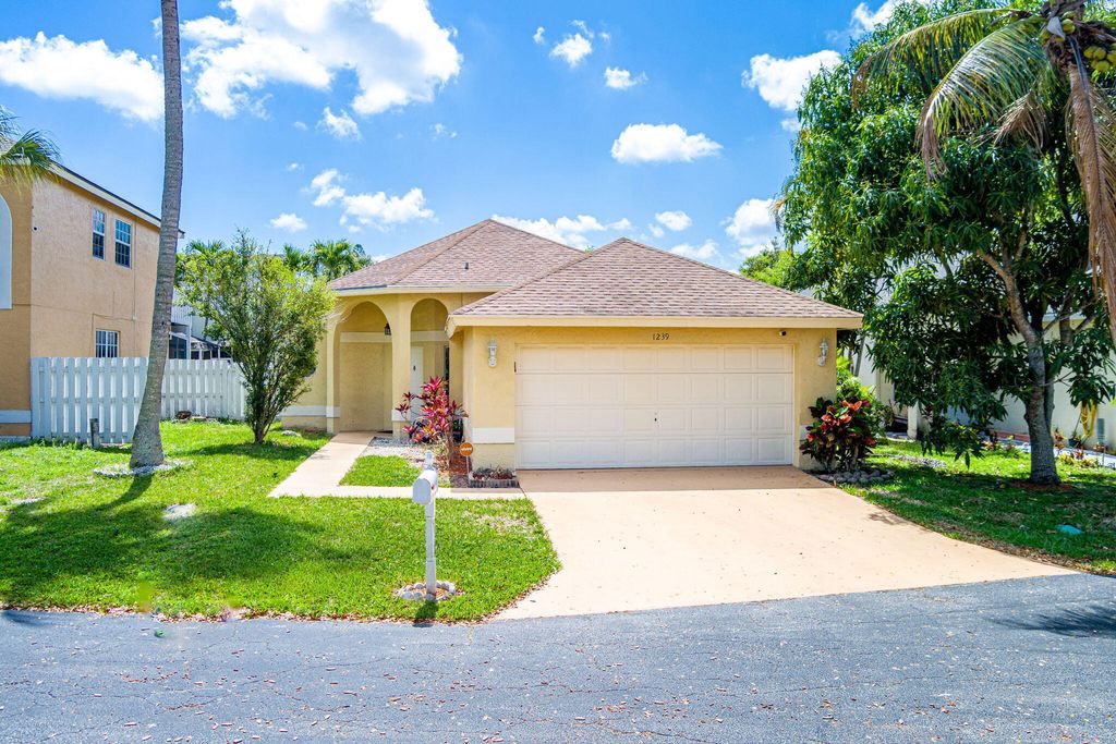 1239 Sussex Street, Boynton Beach, FL 33436