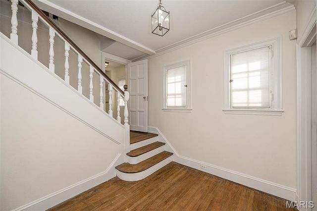 77 Aberdeen Place, Clayton, MO 63105
