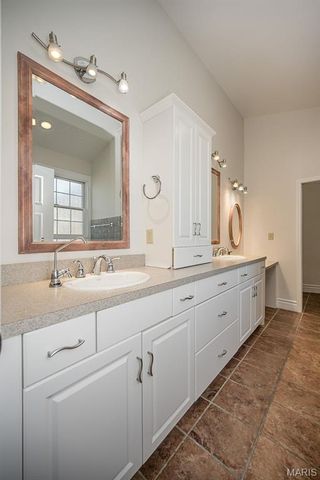 77 Aberdeen Place, Clayton, MO 63105