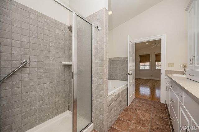 77 Aberdeen Place, Clayton, MO 63105